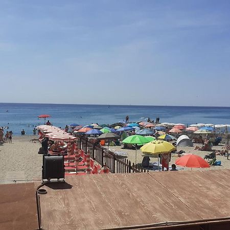 La Casa Di Pepe Apartamento Pietra Ligure Exterior foto